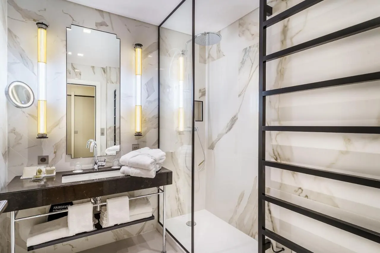 Otel Fraser Le Claridge Champs-elysees