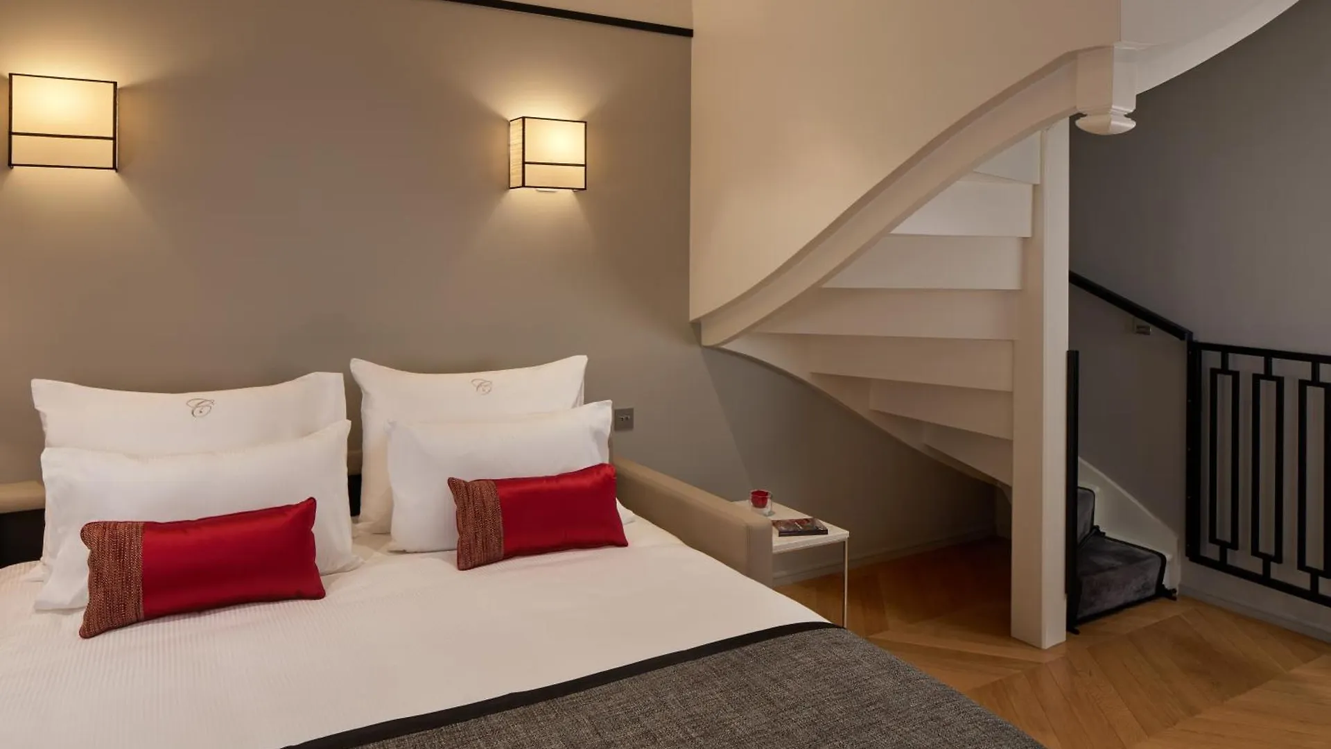 Fraser Le Claridge Champs-elysees 5*